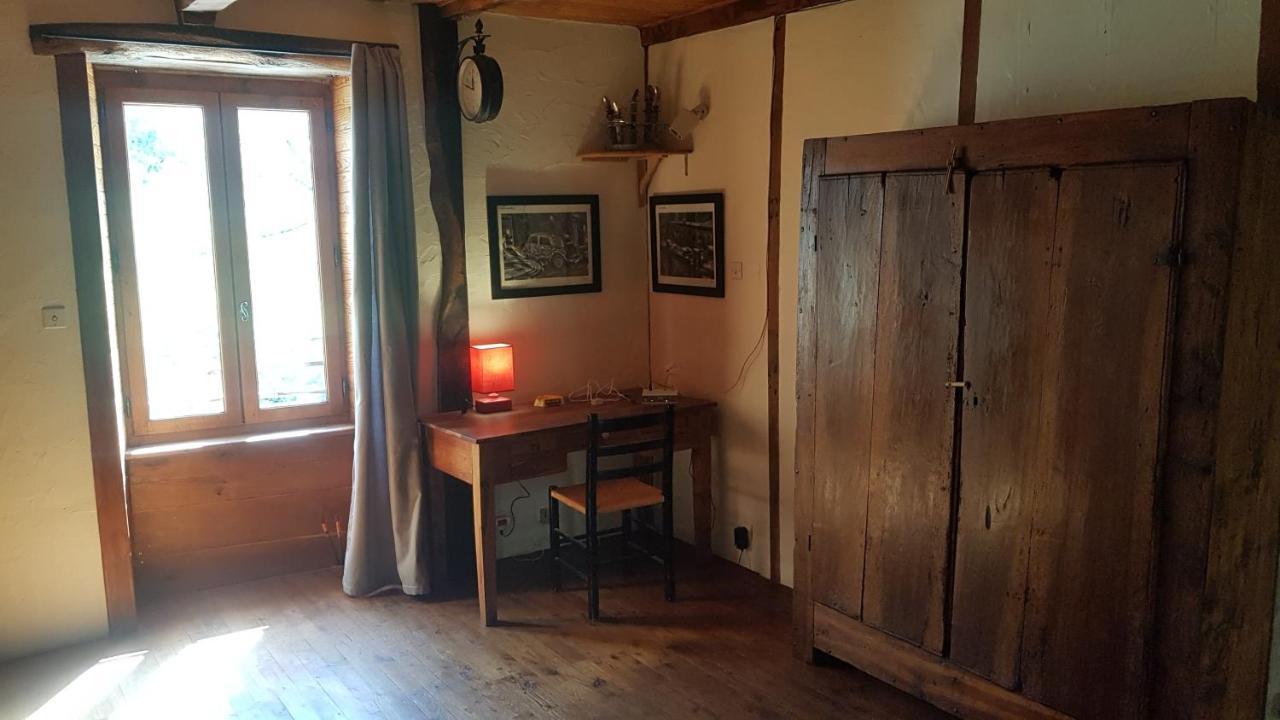 Maison Isolee Dans Les Vignes Et Les Bois Valady Luaran gambar